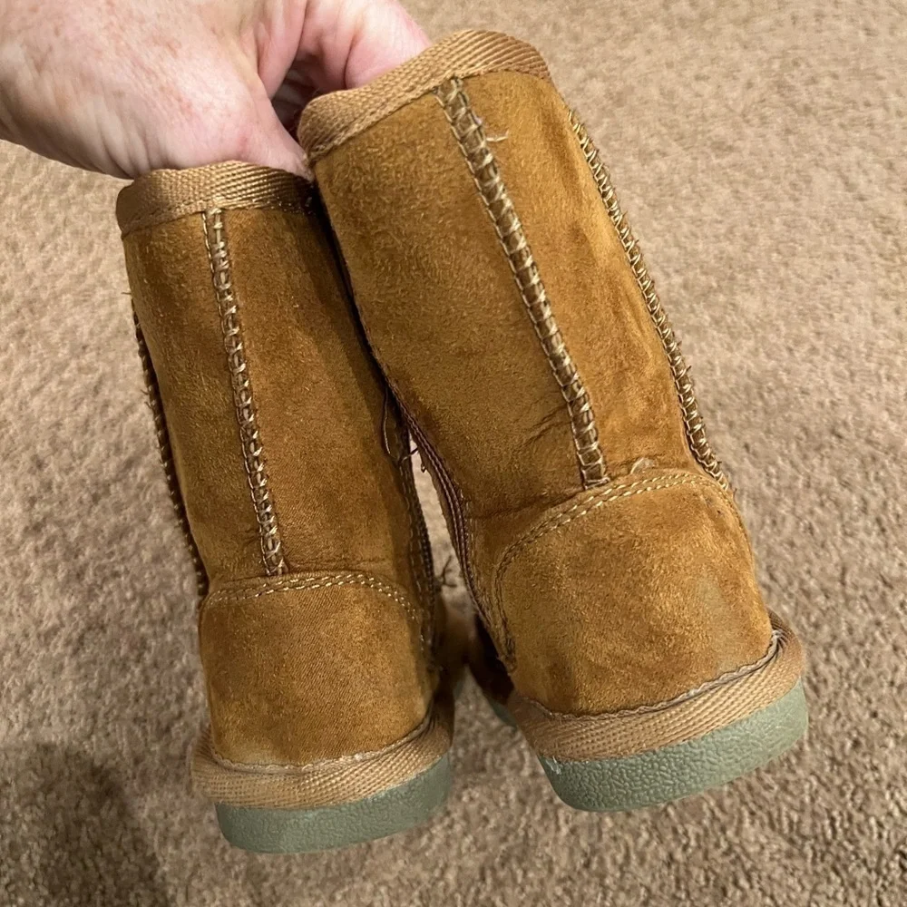 Harpers Canyon Girls Tan Boots Size 5 Faux Sherling Fur on Inside